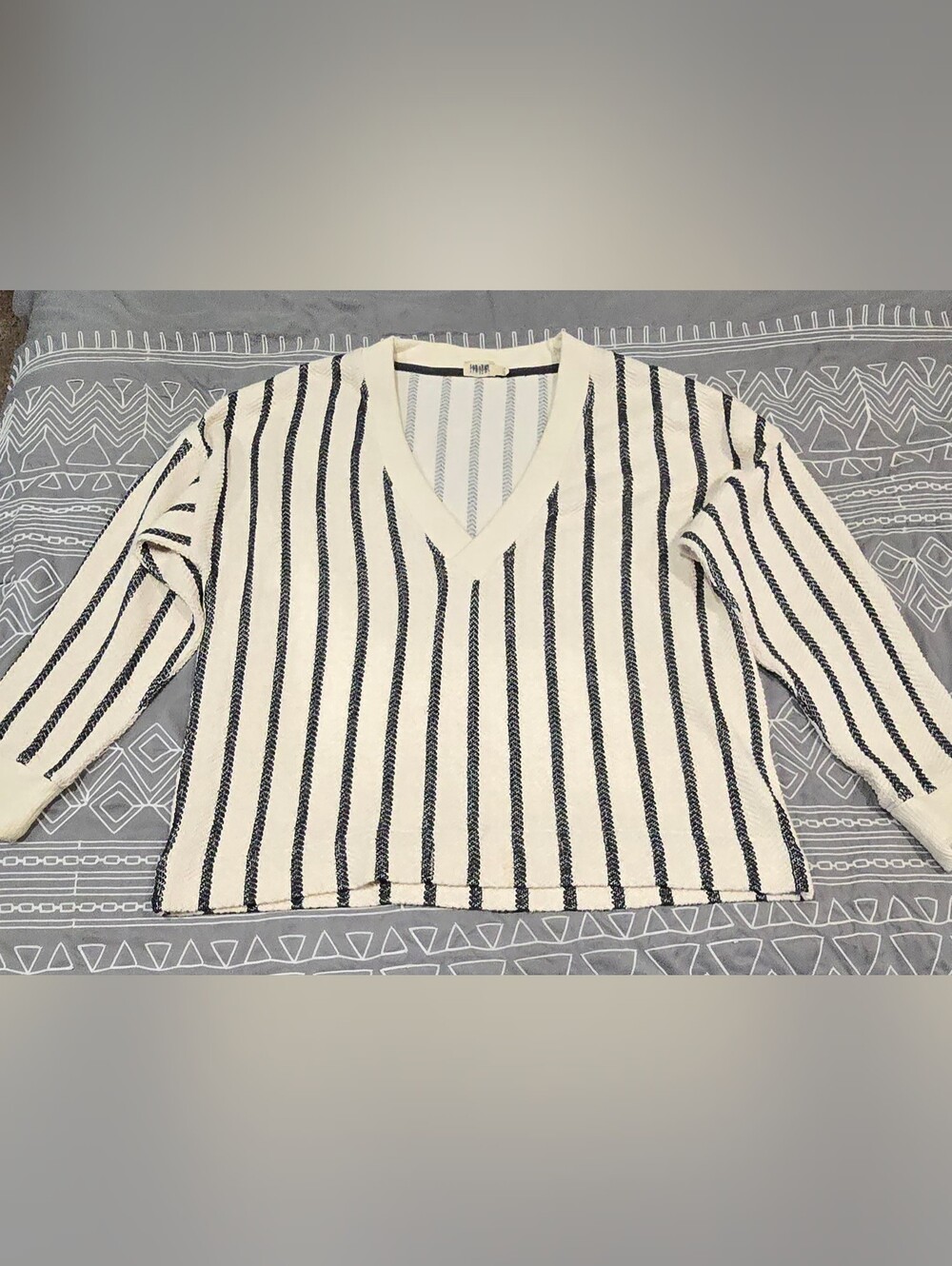 Faherty Dockside V-Neck Sweatshirt In Moon Shadow Stripe Size Medium
